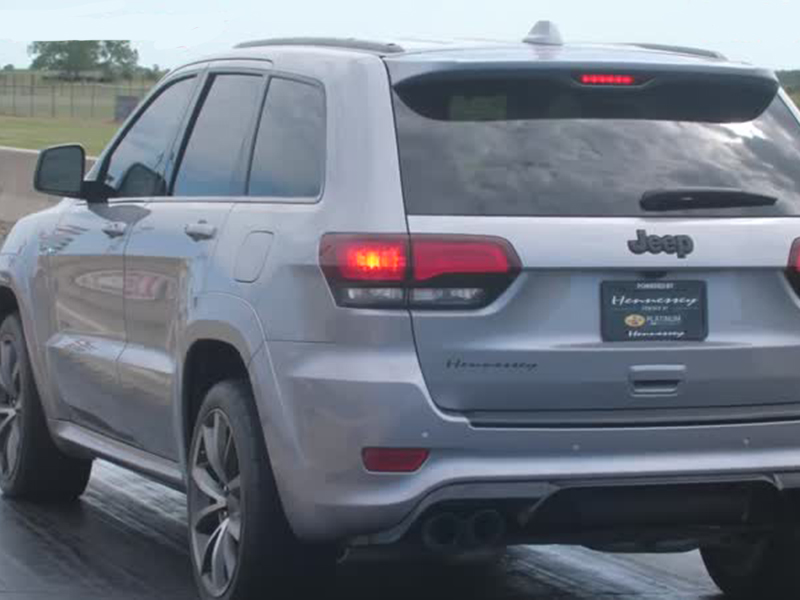 اضغط لمشاهدة الفيديو: "Jeep" تستعرض أسرع سياراتها رباعية الدفع
